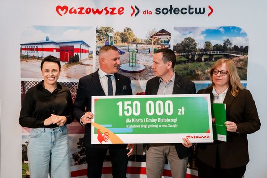 Popisanie umów w ramach programu Mazowsze dla Sołectw (zdjęcia)