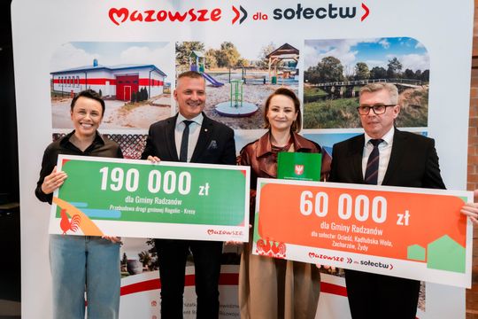 Popisanie umów w ramach programu Mazowsze dla Sołectw (zdjęcia)