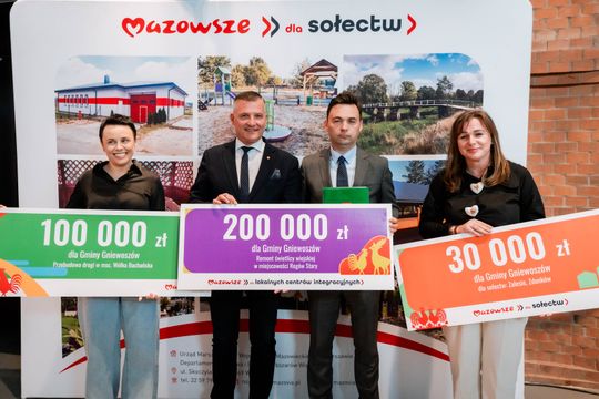 Popisanie umów w ramach programu Mazowsze dla Sołectw (zdjęcia)