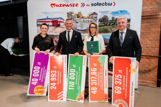 Popisanie umów w ramach programu Mazowsze dla Sołectw (zdjęcia)
