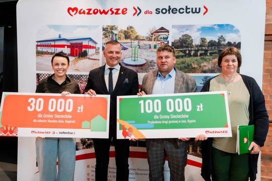 Popisanie umów w ramach programu Mazowsze dla Sołectw (zdjęcia)