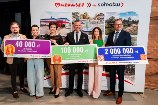 Popisanie umów w ramach programu Mazowsze dla Sołectw (zdjęcia)
