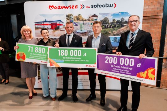 Popisanie umów w ramach programu Mazowsze dla Sołectw (zdjęcia)