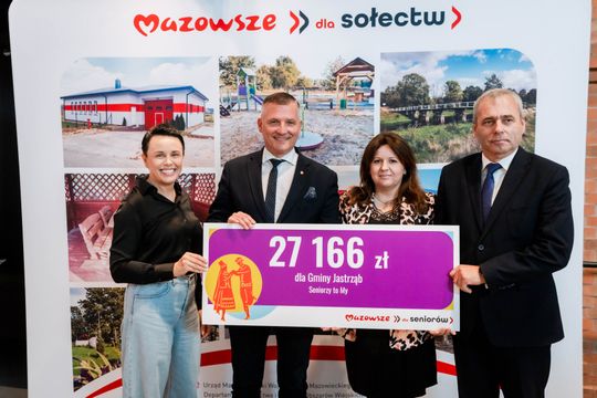 Popisanie umów w ramach programu Mazowsze dla Sołectw (zdjęcia)