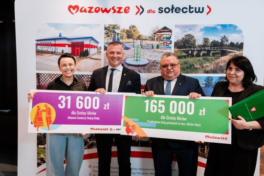 Popisanie umów w ramach programu Mazowsze dla Sołectw (zdjęcia)