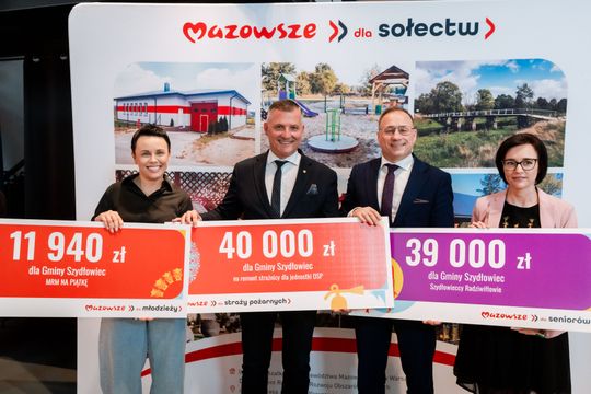Popisanie umów w ramach programu Mazowsze dla Sołectw (zdjęcia)