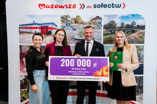 Popisanie umów w ramach programu Mazowsze dla Sołectw (zdjęcia)