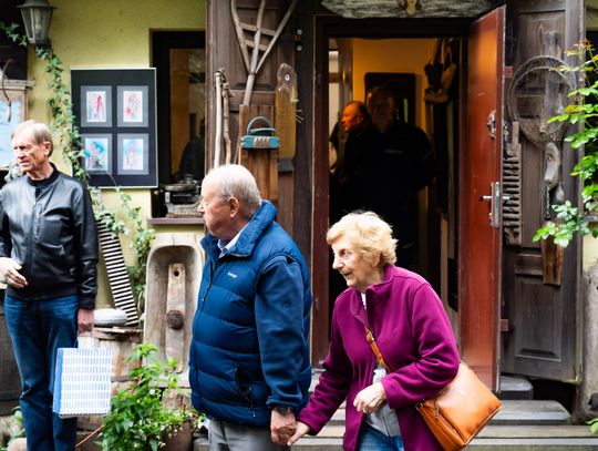 Wernisaż wystawy Michała Budzisza pt. " Trzy po trzy..." w Galerii pod Aniołem (zdjęcia)
