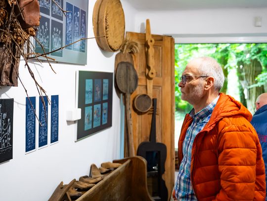 Wernisaż wystawy Michała Budzisza pt. " Trzy po trzy..." w Galerii pod Aniołem (zdjęcia)