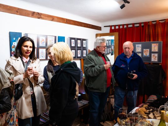 Wernisaż wystawy Michała Budzisza pt. " Trzy po trzy..." w Galerii pod Aniołem (zdjęcia)