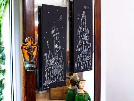 Wernisaż wystawy Michała Budzisza pt. " Trzy po trzy..." w Galerii pod Aniołem (zdjęcia)