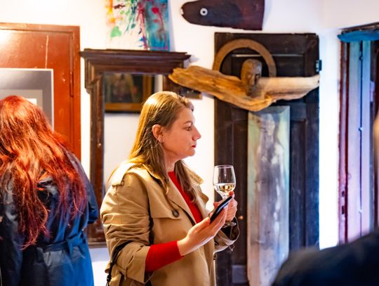 Wernisaż wystawy Michała Budzisza pt. " Trzy po trzy..." w Galerii pod Aniołem (zdjęcia)