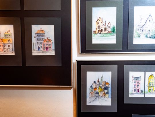 Wernisaż wystawy Michała Budzisza pt. " Trzy po trzy..." w Galerii pod Aniołem (zdjęcia)