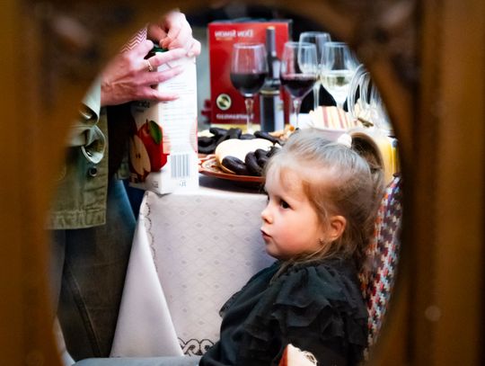 Wernisaż wystawy Michała Budzisza pt. " Trzy po trzy..." w Galerii pod Aniołem (zdjęcia)