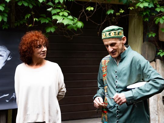 Wernisaż wystawy Michała Budzisza pt. " Trzy po trzy..." w Galerii pod Aniołem (zdjęcia)