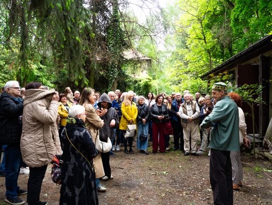 Wernisaż wystawy Michała Budzisza pt. " Trzy po trzy..." w Galerii pod Aniołem (zdjęcia)