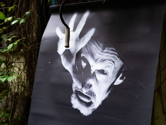 Wernisaż wystawy Michała Budzisza pt. " Trzy po trzy..." w Galerii pod Aniołem (zdjęcia)