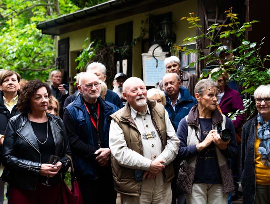 Wernisaż wystawy Michała Budzisza pt. " Trzy po trzy..." w Galerii pod Aniołem (zdjęcia)