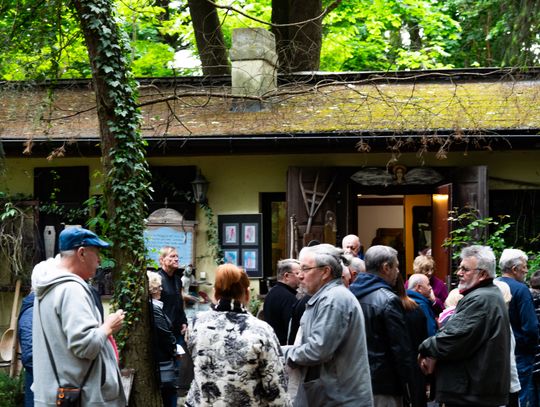 Wernisaż wystawy Michała Budzisza pt. " Trzy po trzy..." w Galerii pod Aniołem (zdjęcia)