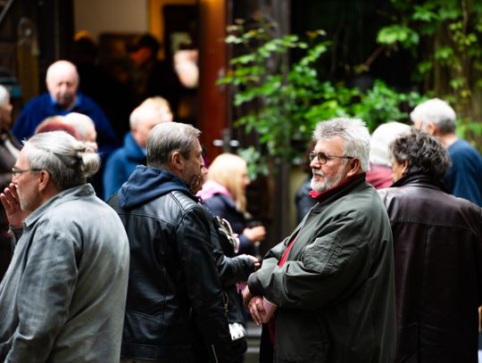 Wernisaż wystawy Michała Budzisza pt. " Trzy po trzy..." w Galerii pod Aniołem (zdjęcia)