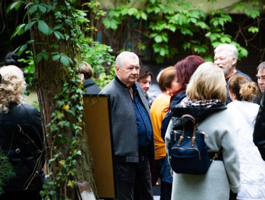 Wernisaż wystawy Michała Budzisza pt. " Trzy po trzy..." w Galerii pod Aniołem (zdjęcia)