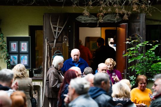 Wernisaż wystawy Michała Budzisza pt. " Trzy po trzy..." w Galerii pod Aniołem (zdjęcia) Wernisaż wystawy Michała Budzisza pt. " Trzy po trzy..." w Galerii pod Aniołem (zdjęcia)