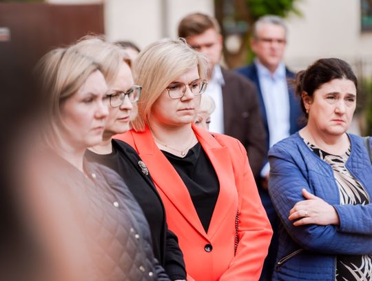 "Autobusy dla mazowieckich szkół"  - Nowe Miasto Nad Pilicą (zdjęcia)