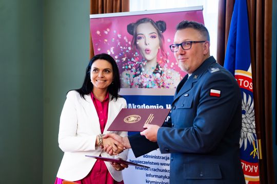 Podpisanie porozumienia o współpracy pomiędzy AHNS w Radomiu z Aresztem Śledczym (zdjęcia)