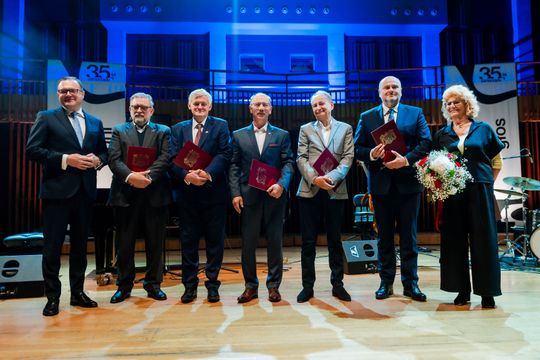 Uroczysta gala z okazji 35-lecia samorządu (zdjęcia) Uroczysta gala z okazji 35-lecia samorządu (zdjęcia)