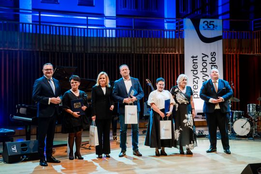 Uroczysta gala z okazji 35-lecia samorządu (zdjęcia) Uroczysta gala z okazji 35-lecia samorządu (zdjęcia)