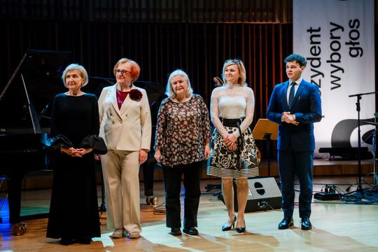 Uroczysta gala z okazji 35-lecia samorządu (zdjęcia) Uroczysta gala z okazji 35-lecia samorządu (zdjęcia)