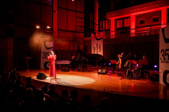 Uroczysta gala z okazji 35-lecia samorządu (zdjęcia) Uroczysta gala z okazji 35-lecia samorządu (zdjęcia)