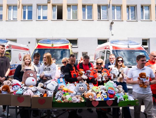 Briefing prasowy dot. przekazania maskotek dla najmłodszych pacjentów pogotowia (zdjęcia)