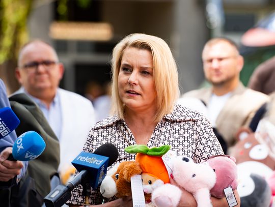 Briefing prasowy dot. przekazania maskotek dla najmłodszych pacjentów pogotowia (zdjęcia)