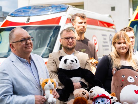 Briefing prasowy dot. przekazania maskotek dla najmłodszych pacjentów pogotowia (zdjęcia)