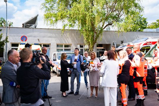 Briefing prasowy dot. przekazania maskotek dla najmłodszych pacjentów pogotowia (zdjęcia)