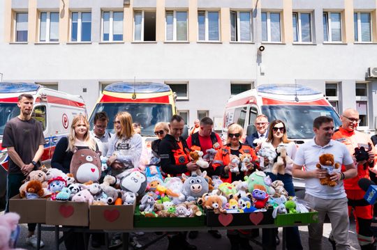 Briefing prasowy dot. przekazania maskotek dla najmłodszych pacjentów pogotowia (zdjęcia)