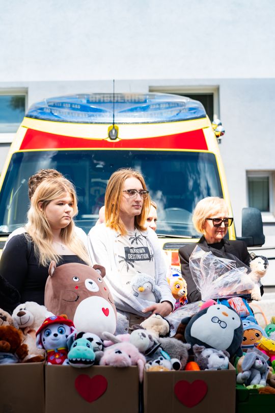 Briefing prasowy dot. przekazania maskotek dla najmłodszych pacjentów pogotowia (zdjęcia)