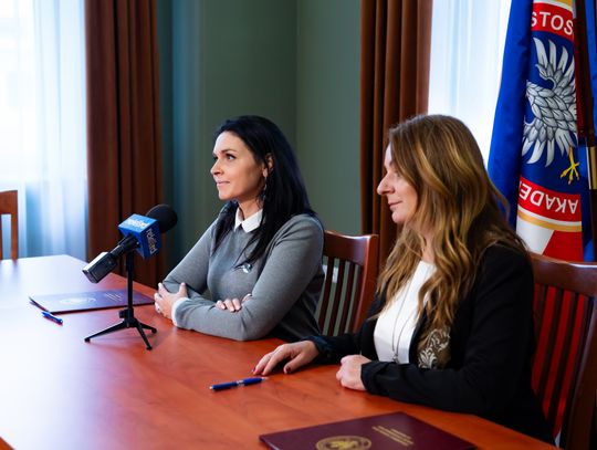 Podpisanie umowy pomiędzy AHNS a Zespołem Szkół Ekonomicznych w Radomiu (zdjęcia)