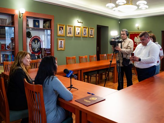 Podpisanie umowy pomiędzy AHNS a Zespołem Szkół Ekonomicznych w Radomiu (zdjęcia)