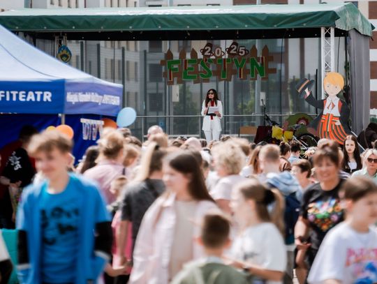 Festyn środowiskowy "Kolorowo na Ludowo" w PSP nr 6 (zdjęcia)