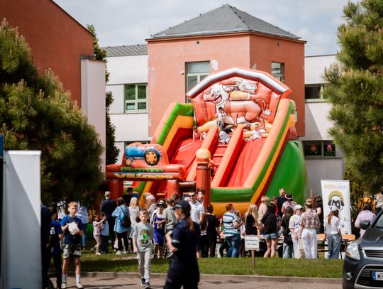 Festyn środowiskowy "Kolorowo na Ludowo" w PSP nr 6 (zdjęcia)