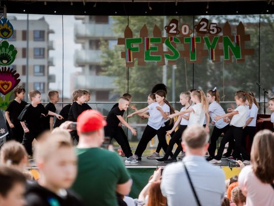 Festyn środowiskowy "Kolorowo na Ludowo" w PSP nr 6 (zdjęcia)