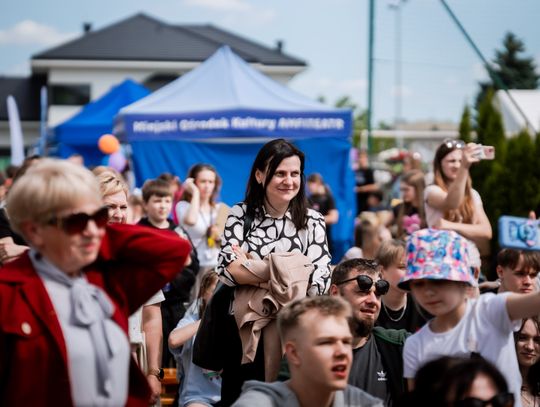 Festyn środowiskowy "Kolorowo na Ludowo" w PSP nr 6 (zdjęcia)