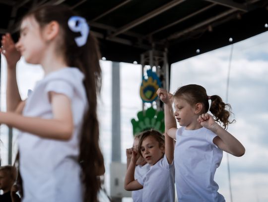 Festyn środowiskowy "Kolorowo na Ludowo" w PSP nr 6 (zdjęcia)