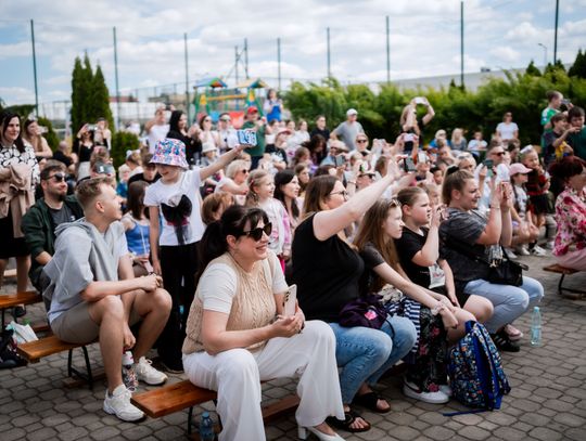 Festyn środowiskowy "Kolorowo na Ludowo" w PSP nr 6 (zdjęcia)