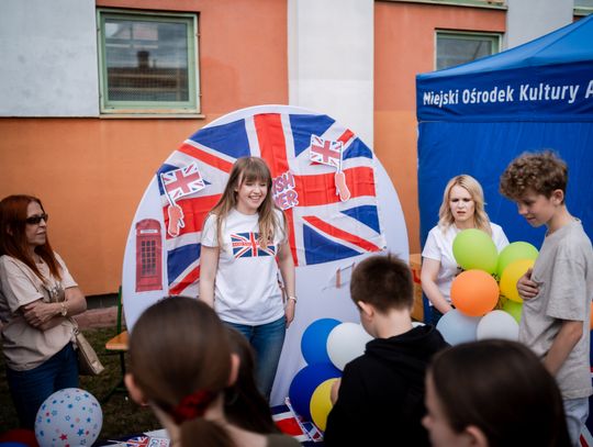 Festyn środowiskowy "Kolorowo na Ludowo" w PSP nr 6 (zdjęcia)