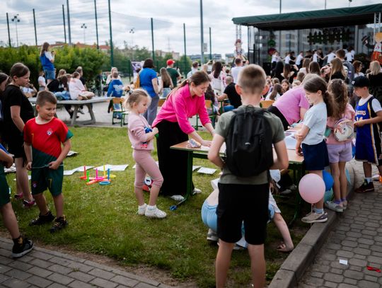 Festyn środowiskowy "Kolorowo na Ludowo" w PSP nr 6 (zdjęcia)