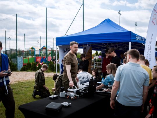 Festyn środowiskowy "Kolorowo na Ludowo" w PSP nr 6 (zdjęcia)