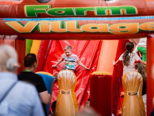 Festyn środowiskowy "Kolorowo na Ludowo" w PSP nr 6 (zdjęcia)